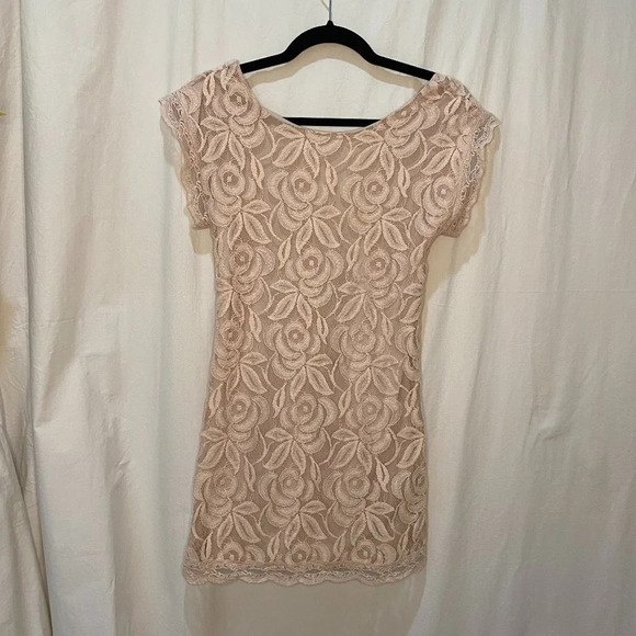 Blush Pink Floral Lace Overlay Mini Dress from a boutique - XS - Picture 2 of 4